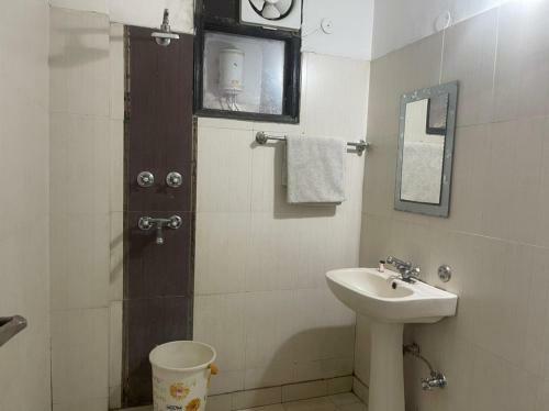 Glt Hotel Radiance Delhi Airport