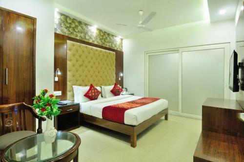 Hotel Yuvraj Deluxe