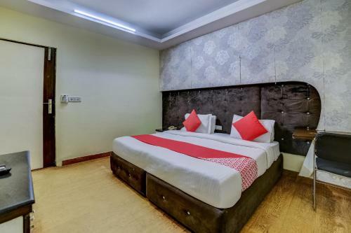 Oyo 37118 Hotel Cosmo