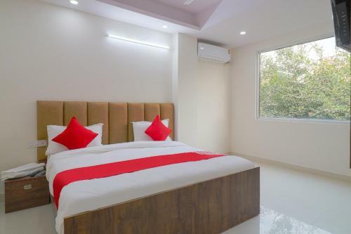 Hotel Oyo 75809 Sharma Residency