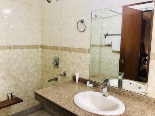 Hostal Saket Residecy