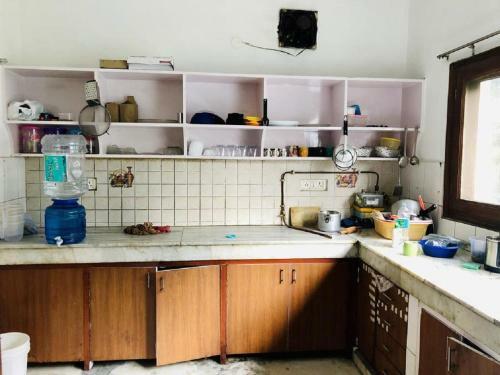 Hostal Saket Residecy