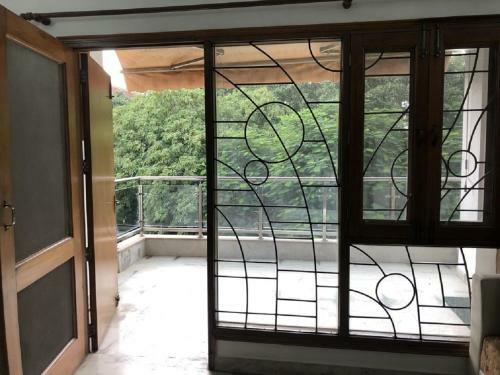 Hostal Saket Residecy
