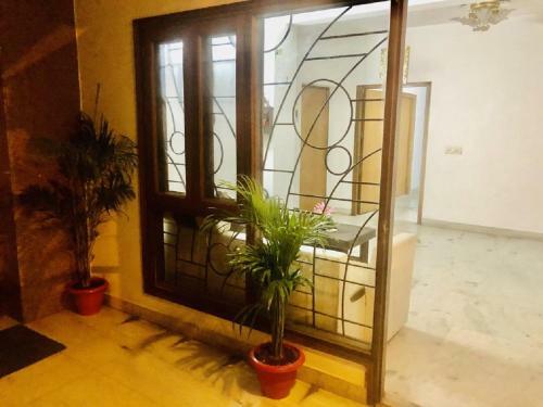 Hostal Saket Residecy