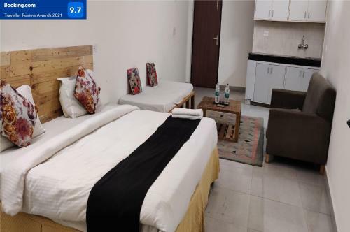 Airport Hotel Dev Palace