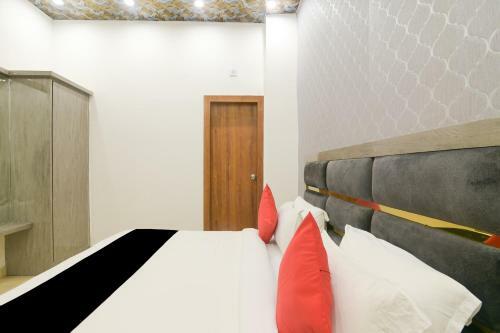 Hotel Oyo Collection O 77496 Dev Palace