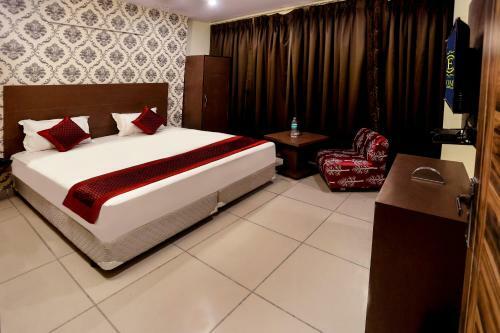 Airport Hotel Edge Home Stay
