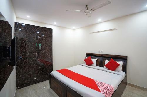 Hotel Oyo 47454 Sunroof Residency