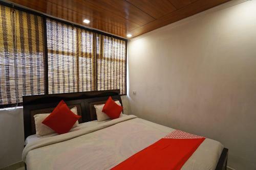 Hotel Oyo 47454 Sunroof Residency
