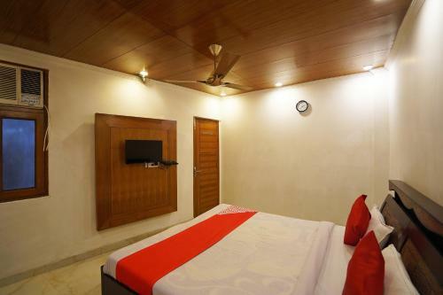 Hotel Oyo 47454 Sunroof Residency