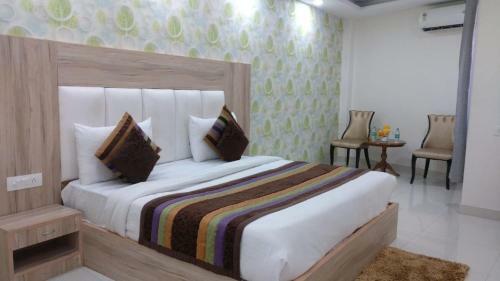 Mega Hotels