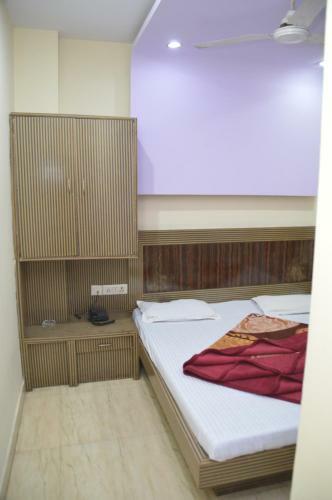 Hotel S B Guest House
