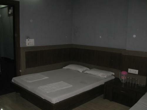 Hotel S B Guest House
