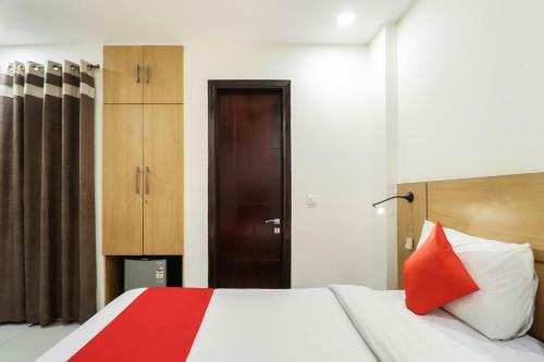 Oyo 70849 Hotel Sarvasa Residency