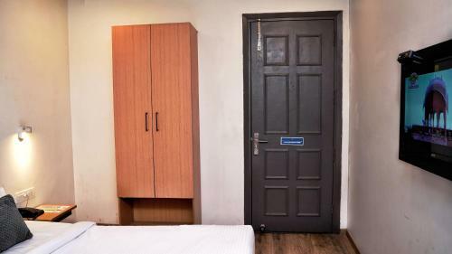 925 Hotels 002 Chattarpur Enclave