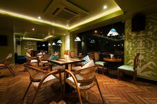 Hotel The Orion Plaza - Nehru Place