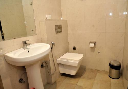 Hotel Hira Palace