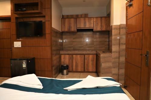 Hotel Hira Palace