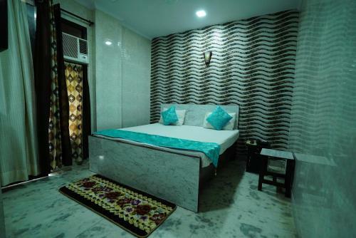 Hotel New Rajdhani Inn - Couple Friendly Stays