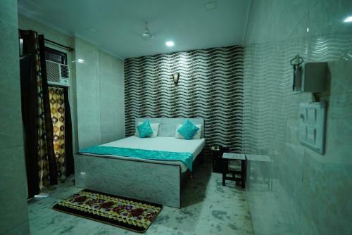 Hotel New Rajdhani Inn - Couple Friendly Stays