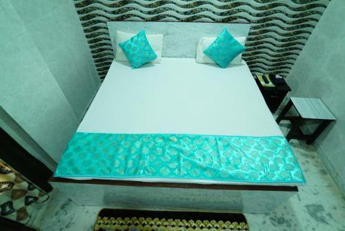 Hotel New Rajdhani Inn - Couple Friendly Stays