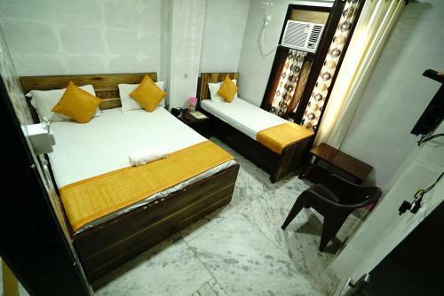 Hotel New Rajdhani Inn - Couple Friendly Stays