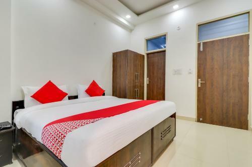 Hotel Oyo Flagship 75888 Kd House