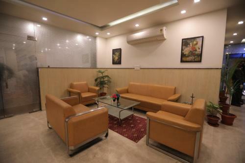 Airport Hotel Bollywood Paradise