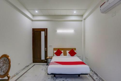 Hostal Oyo 75638 Home Dgh