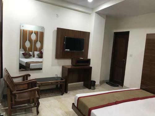 Adb Hotel Crystal Deluxe,delhi