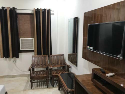 Adb Hotel Crystal Deluxe,delhi