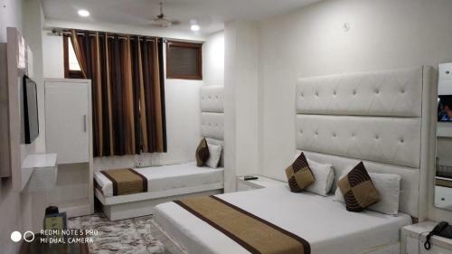 Adb Hotel Crystal Deluxe,delhi