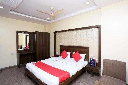 Oyo 28655 Hotel Shri Krishna