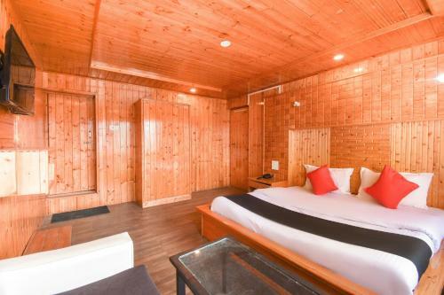 Capital O 66228 Hotel Sheeshnag