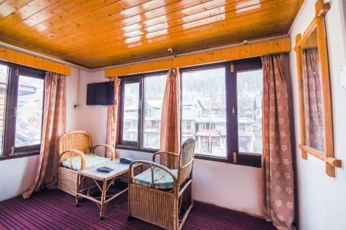 Hotel Spot On 65921 Kashmir House