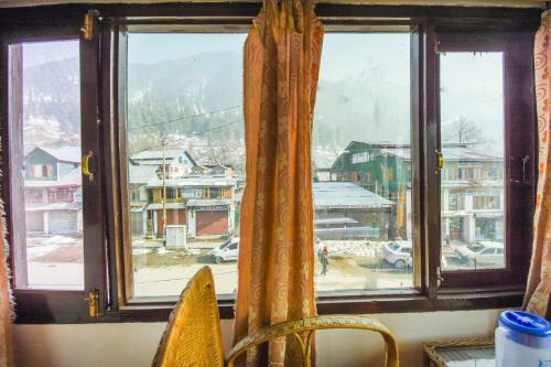 Hotel Spot On 65921 Kashmir House