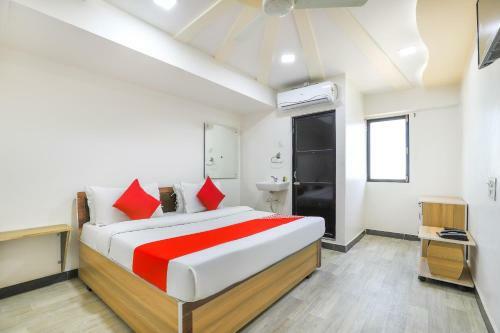 Oyo 69018 Hotel Jet Inn