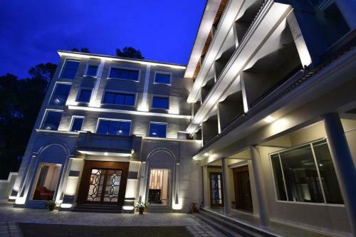 Hotel Justa Palampur Resort & Convention Centre