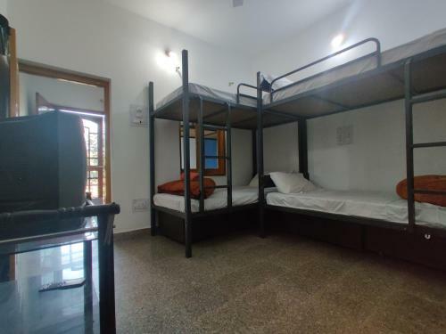 Hotel Holiday Home, Palampur