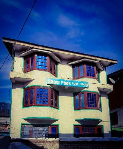 Hostal Snow Peak Guest House