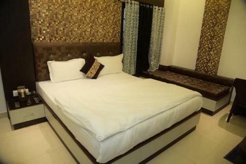 Hotel Divya Inn