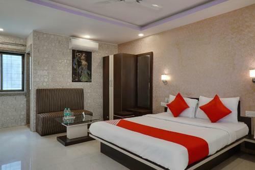 Hotel Oyo 13902 Orient Bay Inn