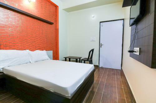 Hotel Spot On 73921 Surya Inn