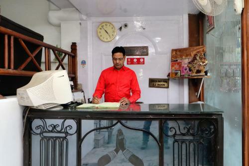 Hotel Oyo 22255 Abhi International