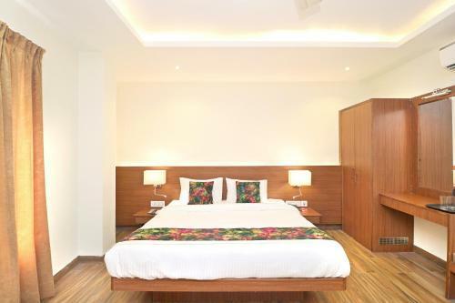 Oyo 16082 Hotel Imperial Corner
