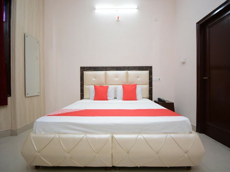 Oyo 30358 Hotel Asia Palace