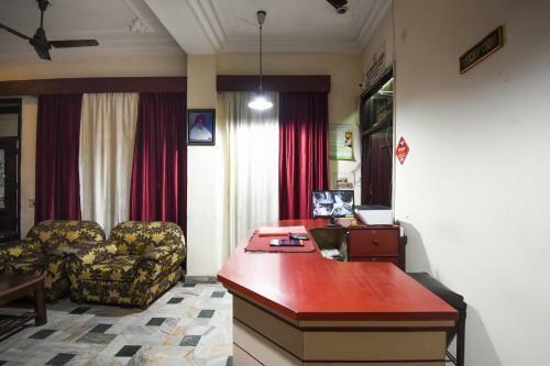 Hotel Spot On 64174 Tej Residency