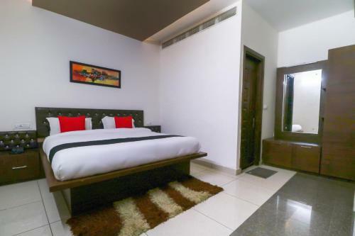 Hotel Capital O 30739 The Grace