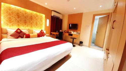The Red Velvet Hotel