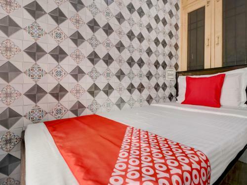 Oyo 77454 Hotel Prince Palace